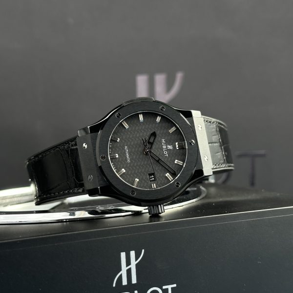 Hublot Classic Fusion Black Ceramic Rep 1:1 JJZ 42mm Carbon Dial - Tinh Chỉnh SW300