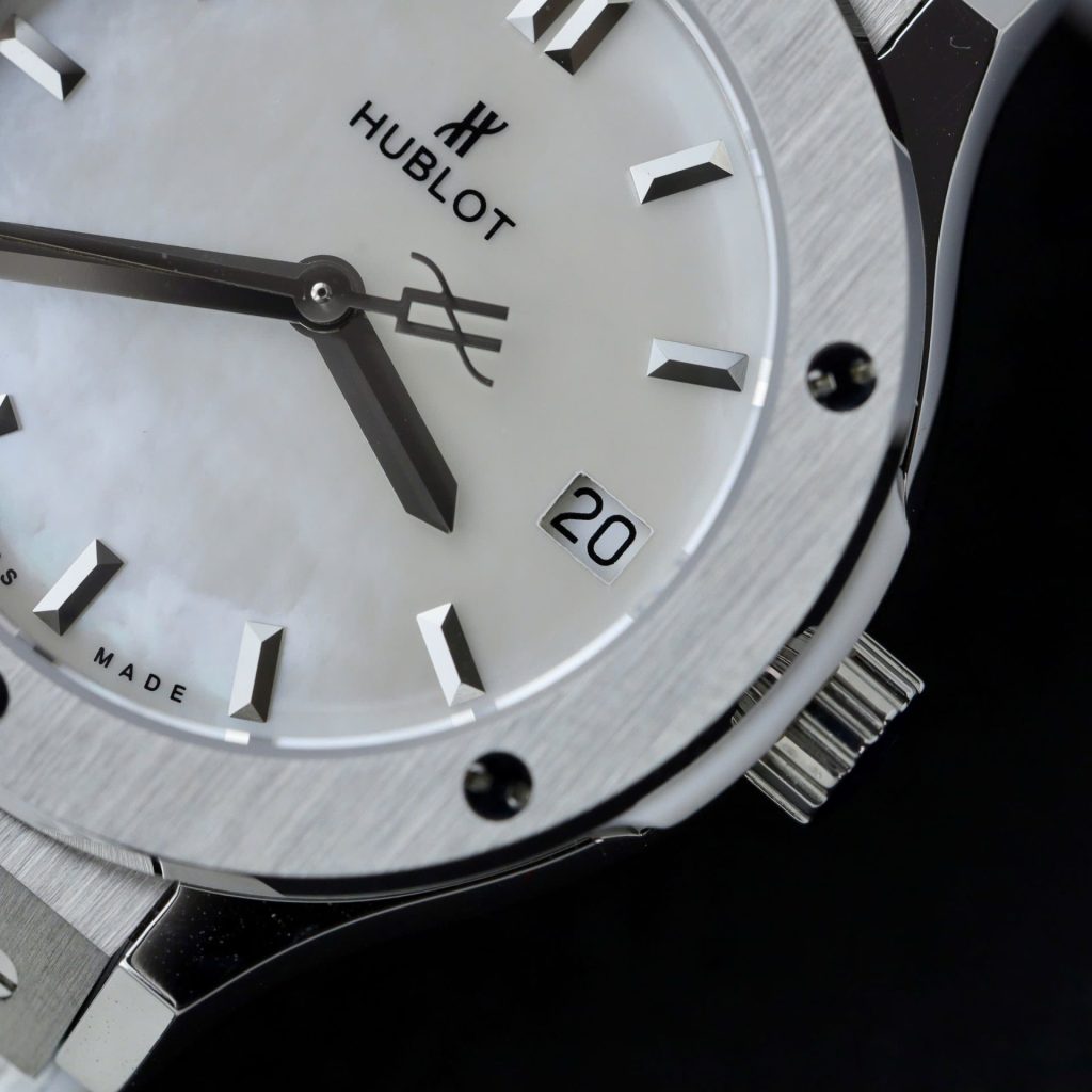 Hublot Classic Fusion Titanium Rep 1:1 HBF 33mm MOP Dial