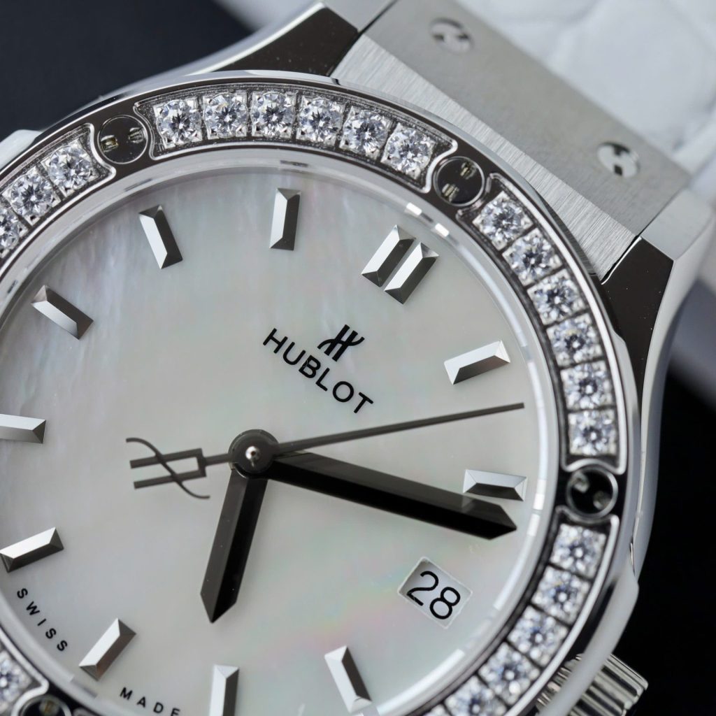 Hublot Classic Fusion Titanium Mossanite Bezel Rep 1:1 HBF 33mm MOP Dial