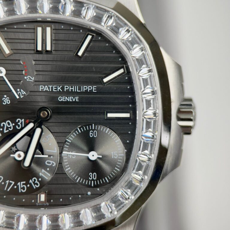 Patek Philippe Nautilus 5724G Rep 11 Mặt Xám Đính Đá Baguette GRF Factory 40mm