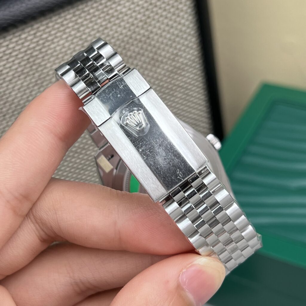 Rolex DateJust 126334 Rep 1:1 Clean Factory Mặt Xanh Dương Nếp Gấp Cọc Dạ Quang 41mm