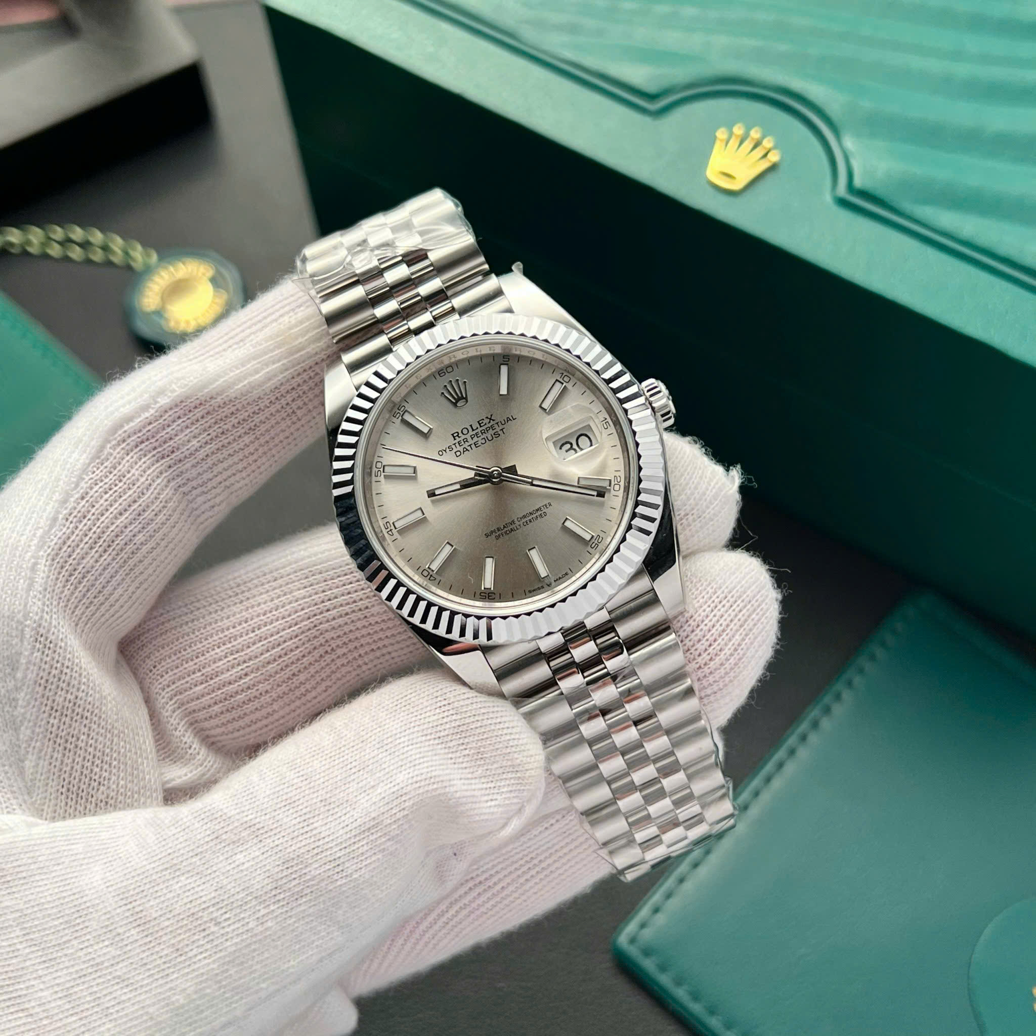 Rolex DateJust 126334 Rep 1:1 Clean Factory Mặt Bạc Cọc Dạ Quang 41mm