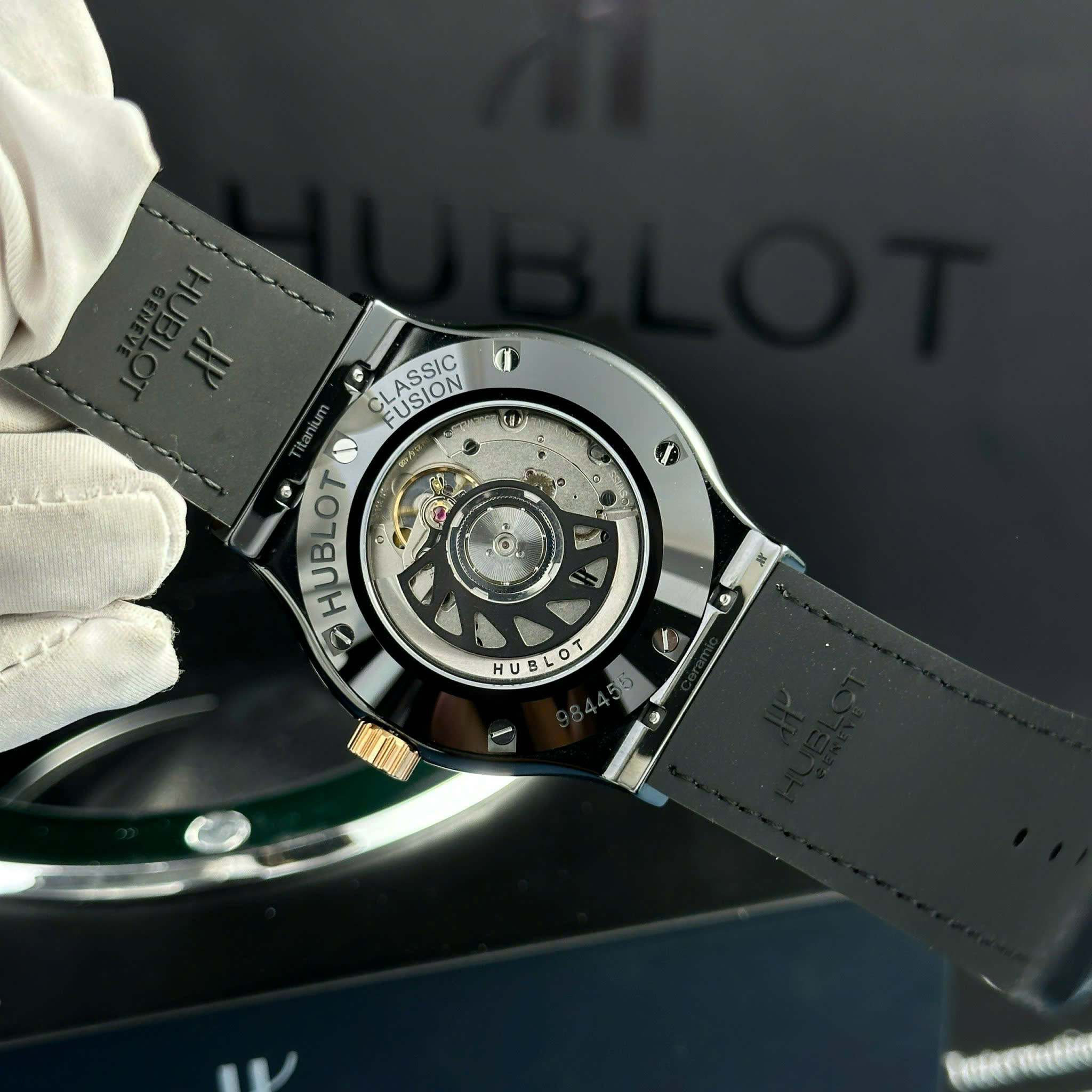 Hublot Classic Fusion Ceramic Kinggold Rep 1:1 JJZ 42mm Carbon Dial - Tinh Chỉnh SW300